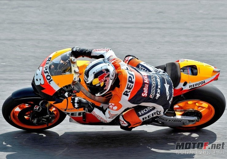 pedrosa01_3_slideshow.jpg