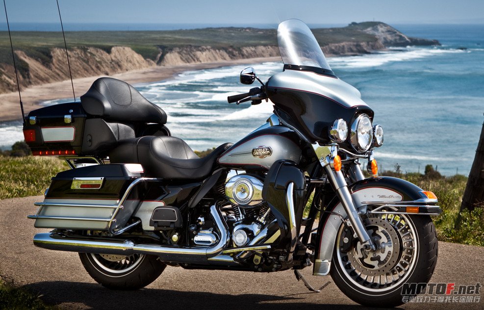  Street  Glide  大道滑翔