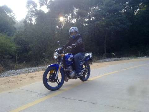 06年YBR125