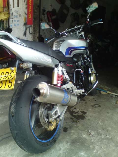 CB400
