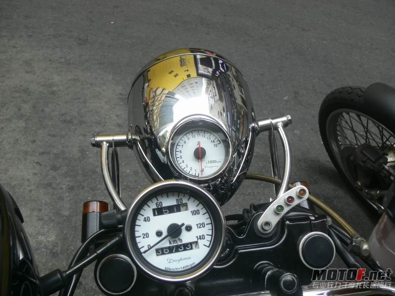DAYTONA灯表