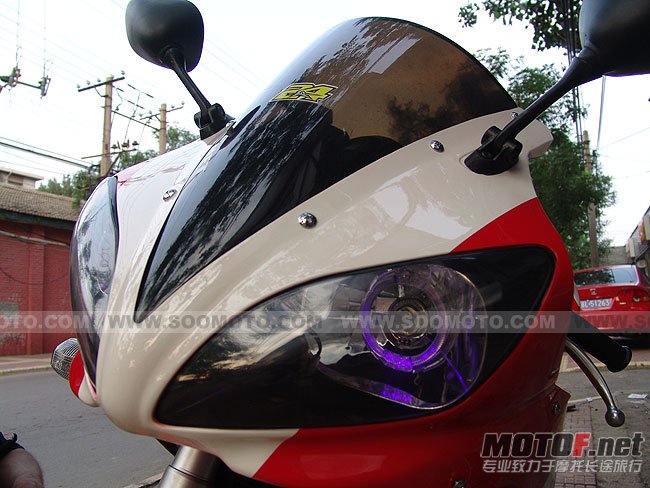 08-7-20-fzr600-r1-32.jpg