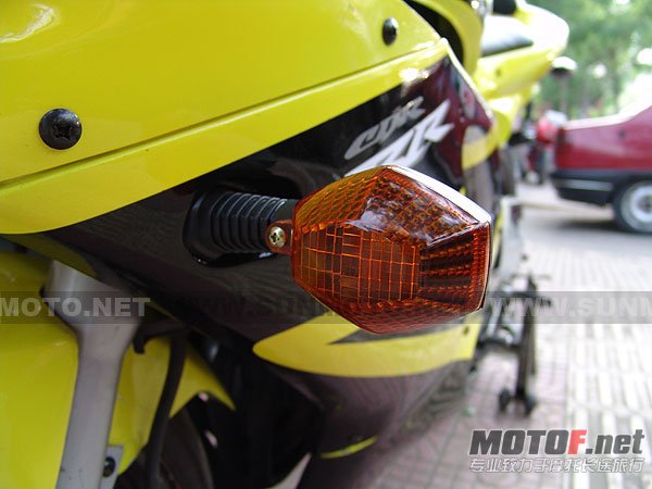 cbr22-r1-25.jpg