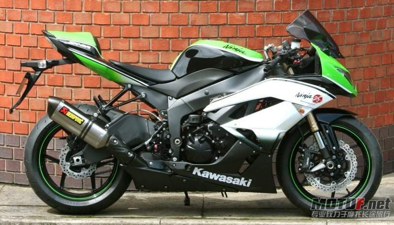 Kawasaki ZX-6R Ninja 25th anniversary.jpg
