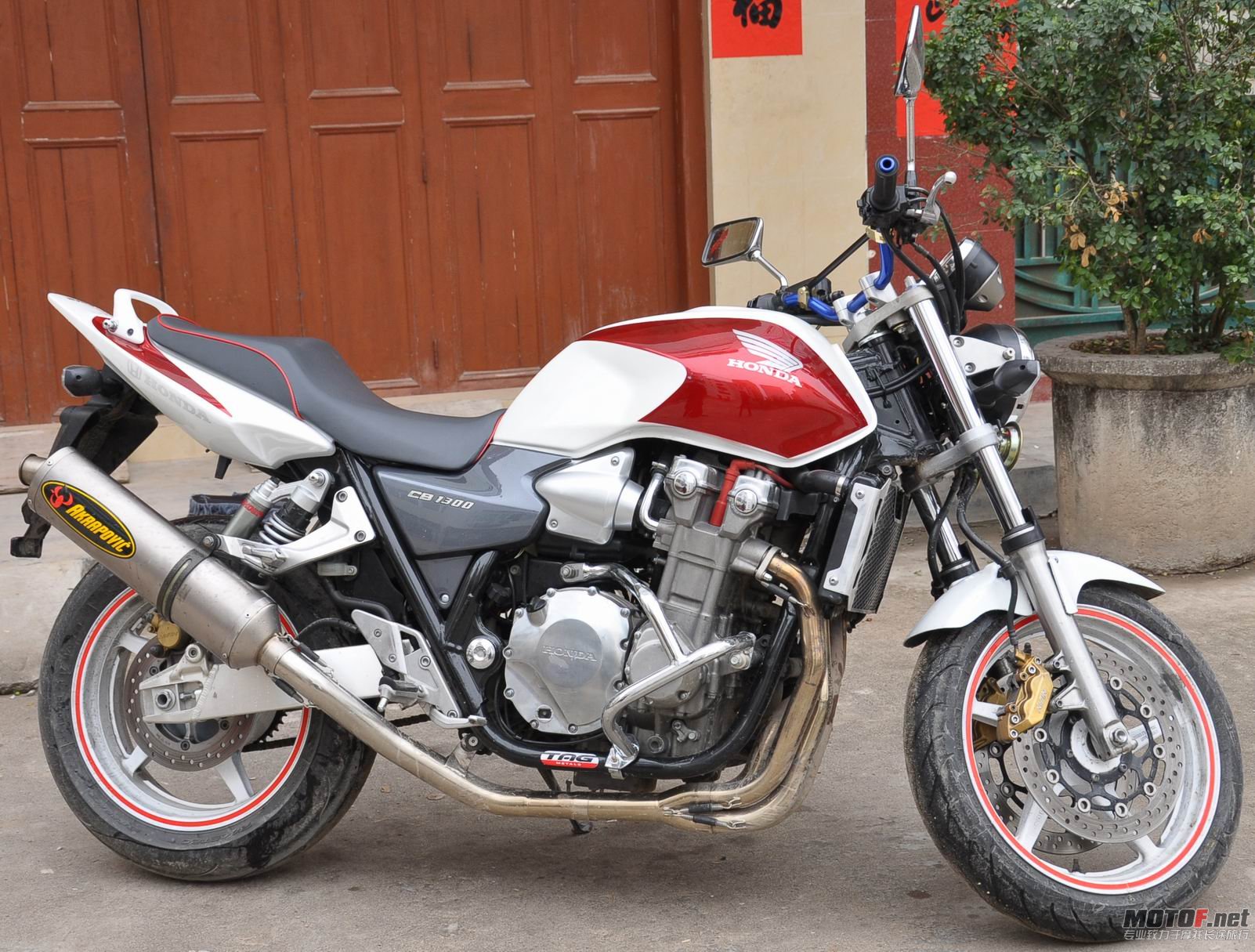 cb1300 (16).jpg