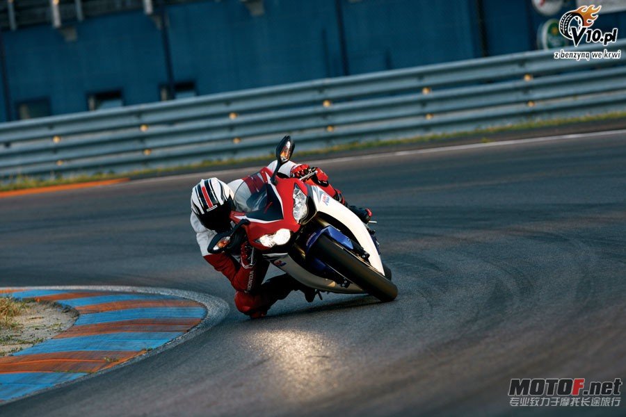 20091123_a72c24b6ee250c0cb704GKUpiT6TTC4e.jpg