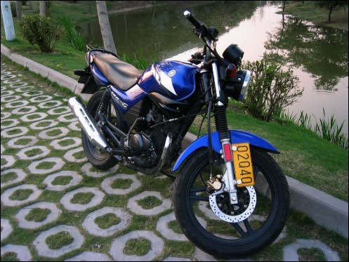 2005YBR125G-02.jpg