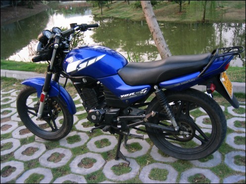 2005YBR125G-04.jpg