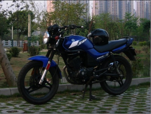 2005YBR125G-05.jpg