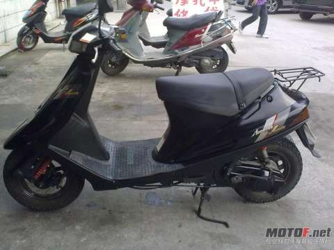 SUZUKI：V100