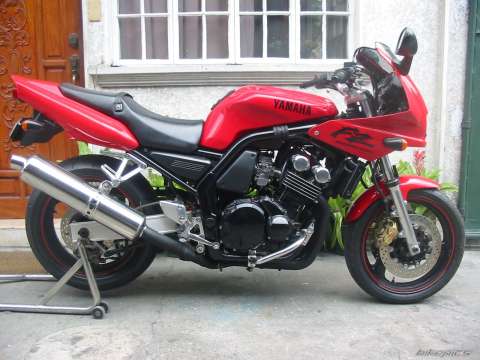 FZ400