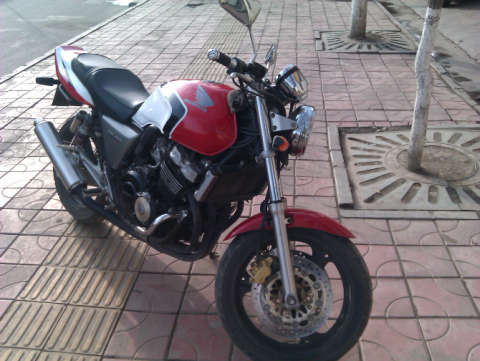 CB400