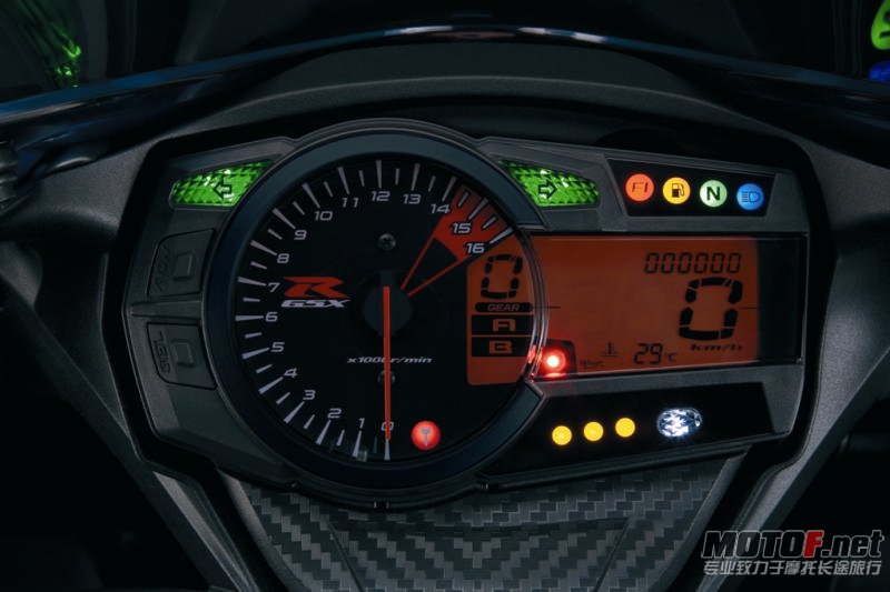 v_101009103210_gsx-r750l1_instrument_1.jpg