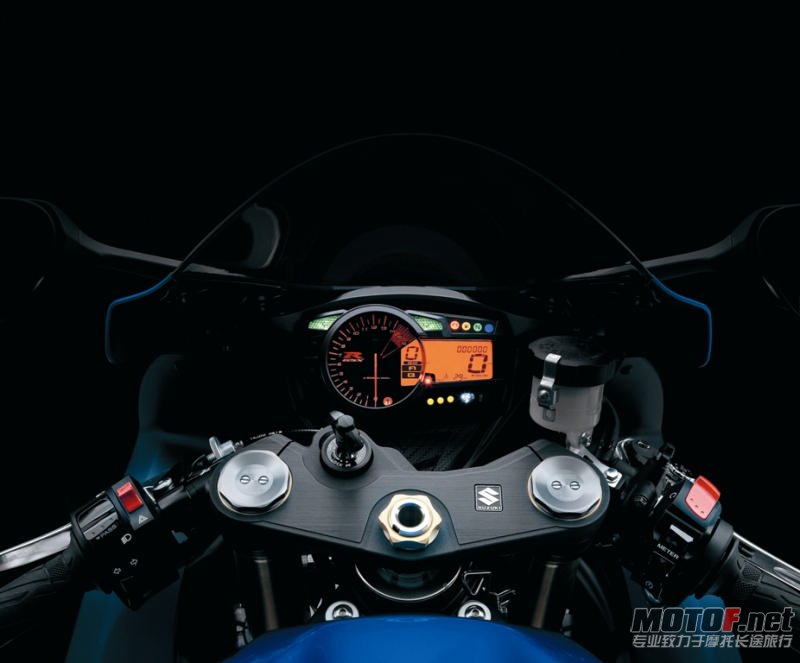 v_101009103453_gsx-r750l1_instrument_2_bldc2.jpg