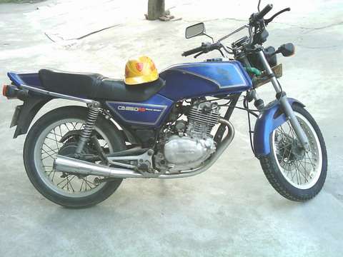 本田单缸CB250RS