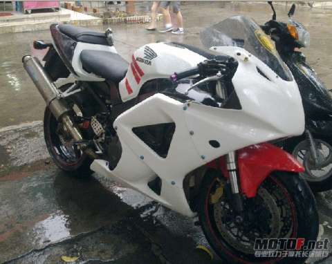 CBR929