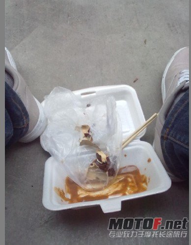 7俺的午餐。茶叶蛋加蒸饺.jpg