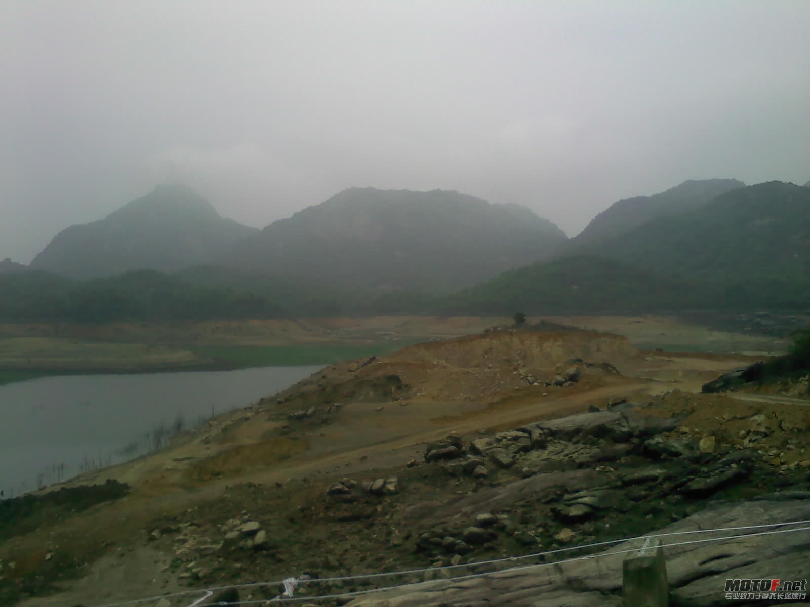 象头山偷欢2.jpg