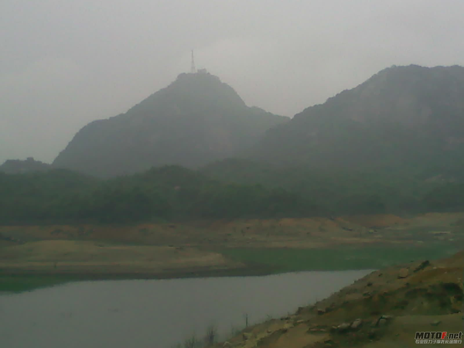 象头山偷欢4.jpg