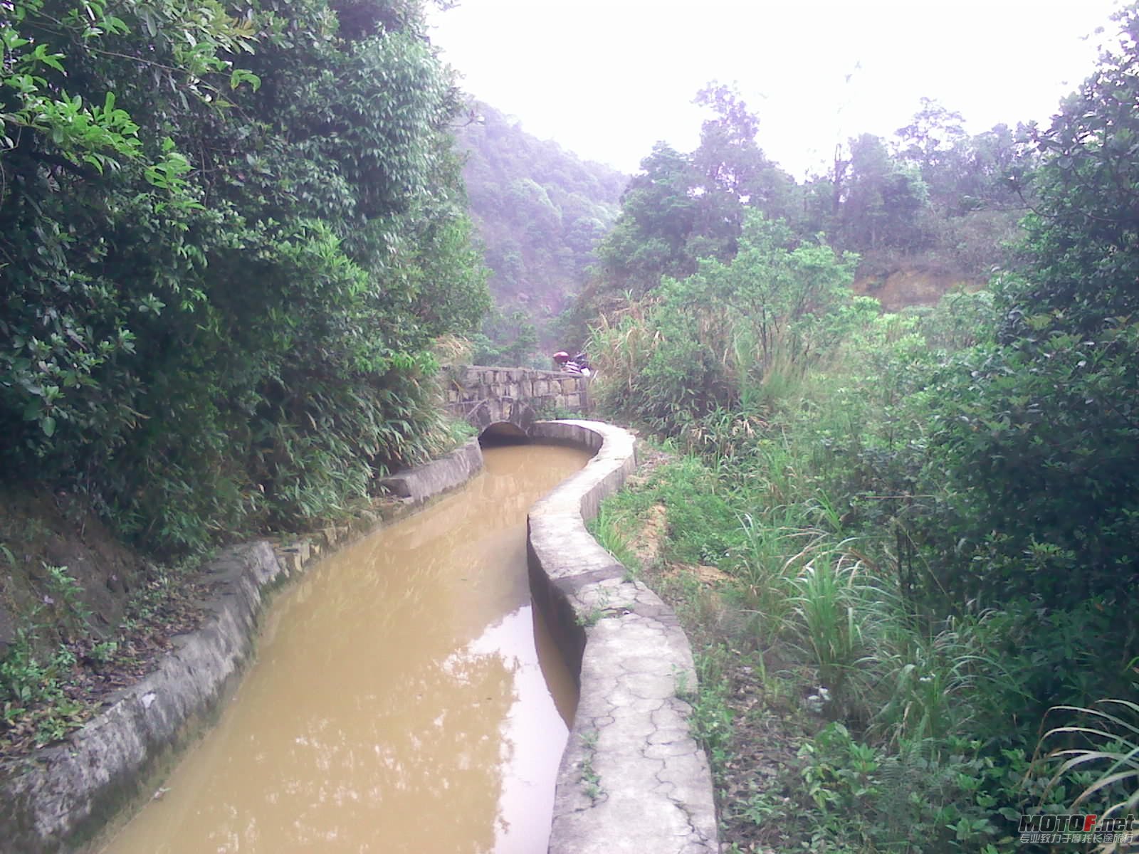 象头山偷欢9.jpg