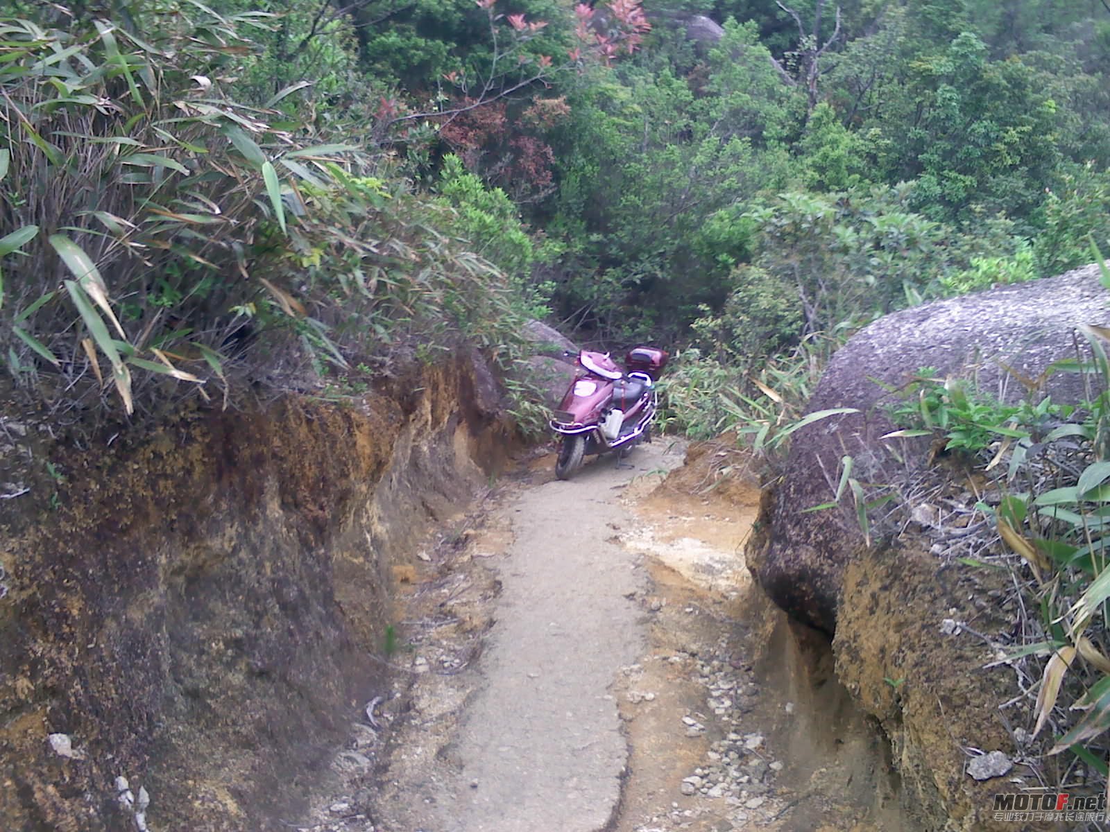 象头山偷欢17.jpg