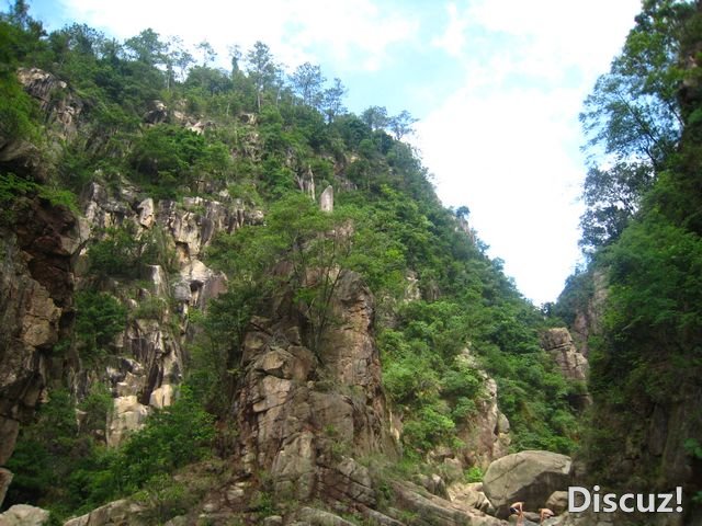 石笔潭山崖