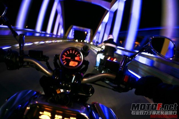 ducati-diavel-yamaha-vmax-03_jpg_630.jpg