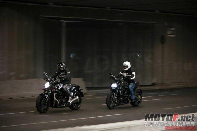 ducati-diavel-yamaha-vmax-17_jpg_630.jpg