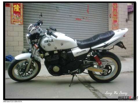 XJR400