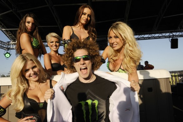 paddock_girls_lemans_1_05.jpg