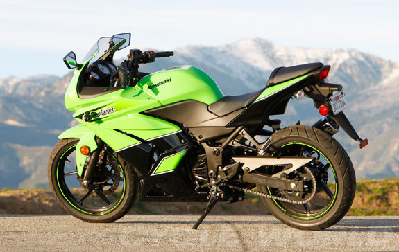 012_kawasaki_ninja_250r_cd_gallery.jpg