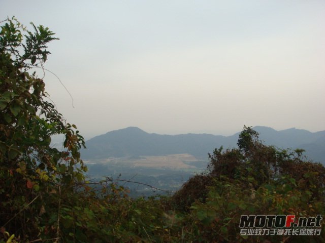 山顶远望