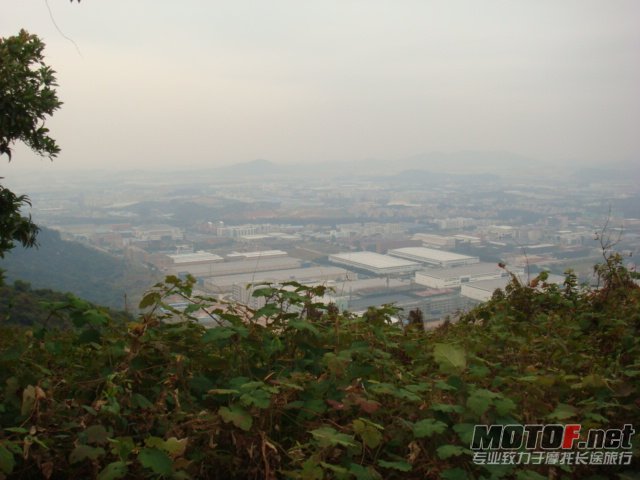 山顶远望