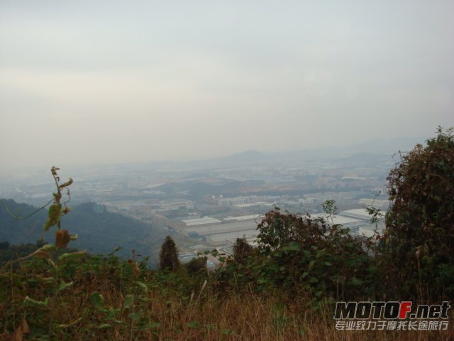 山顶远望