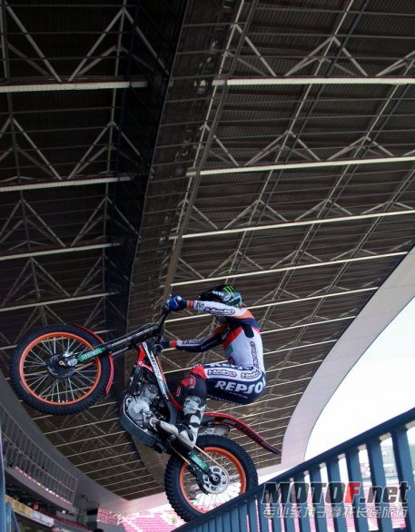 Toni_Bou_Camp_Nou_12.jpg