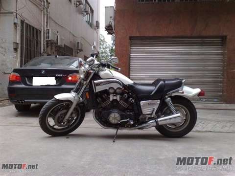 YAMAHA V-MAX