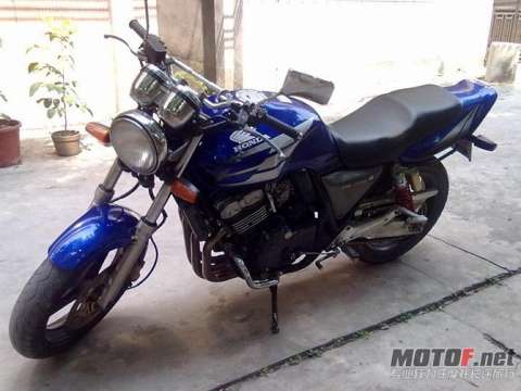 CB400