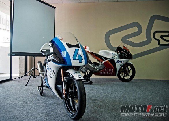 BeOn_Moto3_Moto4_11.jpg