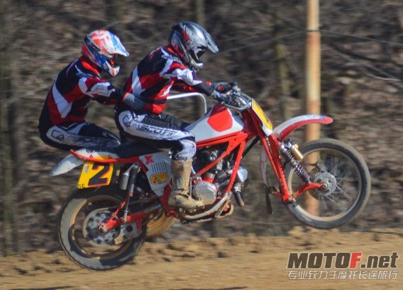 sidecarcross1.jpg