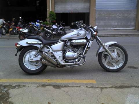 HONDA MAGNA-VT250