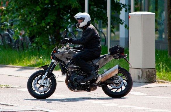 husqvarna_900_1.jpg