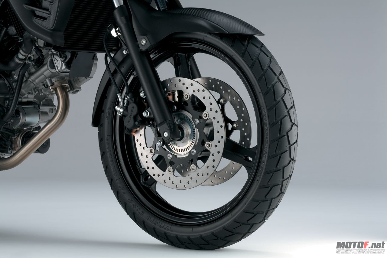 big_suzuki_dl650_09.jpg