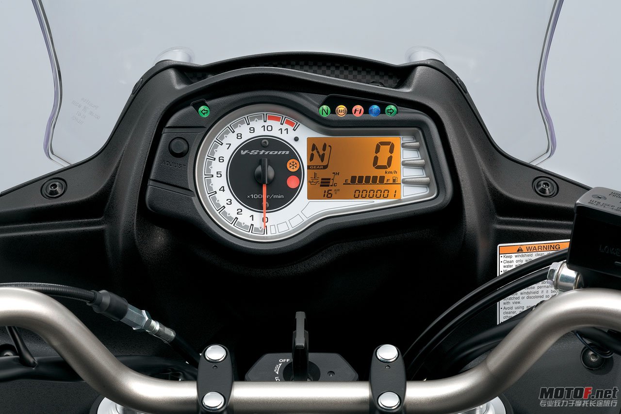 big_suzuki_dl650_13.jpg