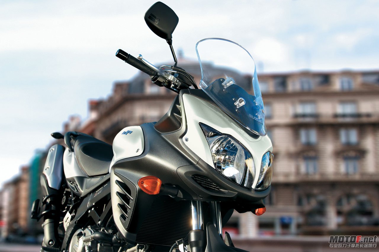 big_suzuki_dl650_25.jpg