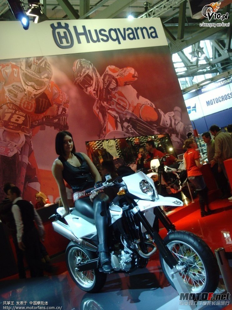 eicma2009_girls_18[1]_ZOSNZfw2E7k8[1].jpg