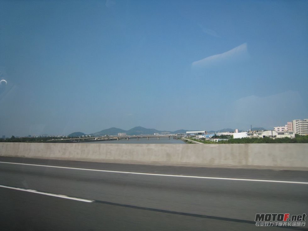 2011年7月3曰东莞买宝马 008.jpg