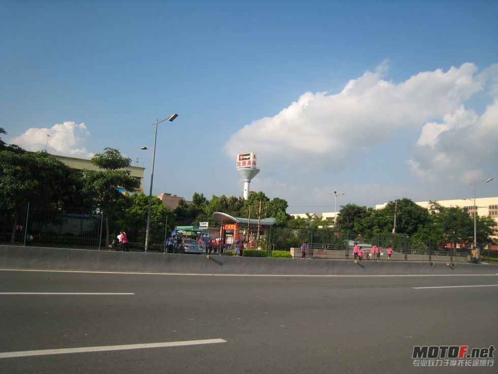 2011年7月3曰东莞买宝马 032.jpg