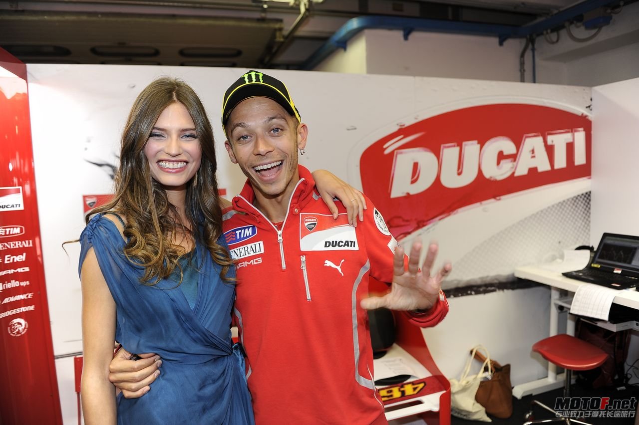 big_1box_ducati_05.jpg