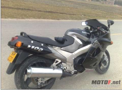 ZZR1100