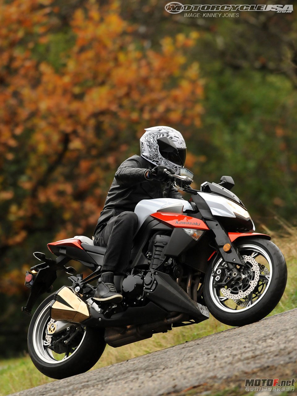 kawasaki_z1000_corner.jpg